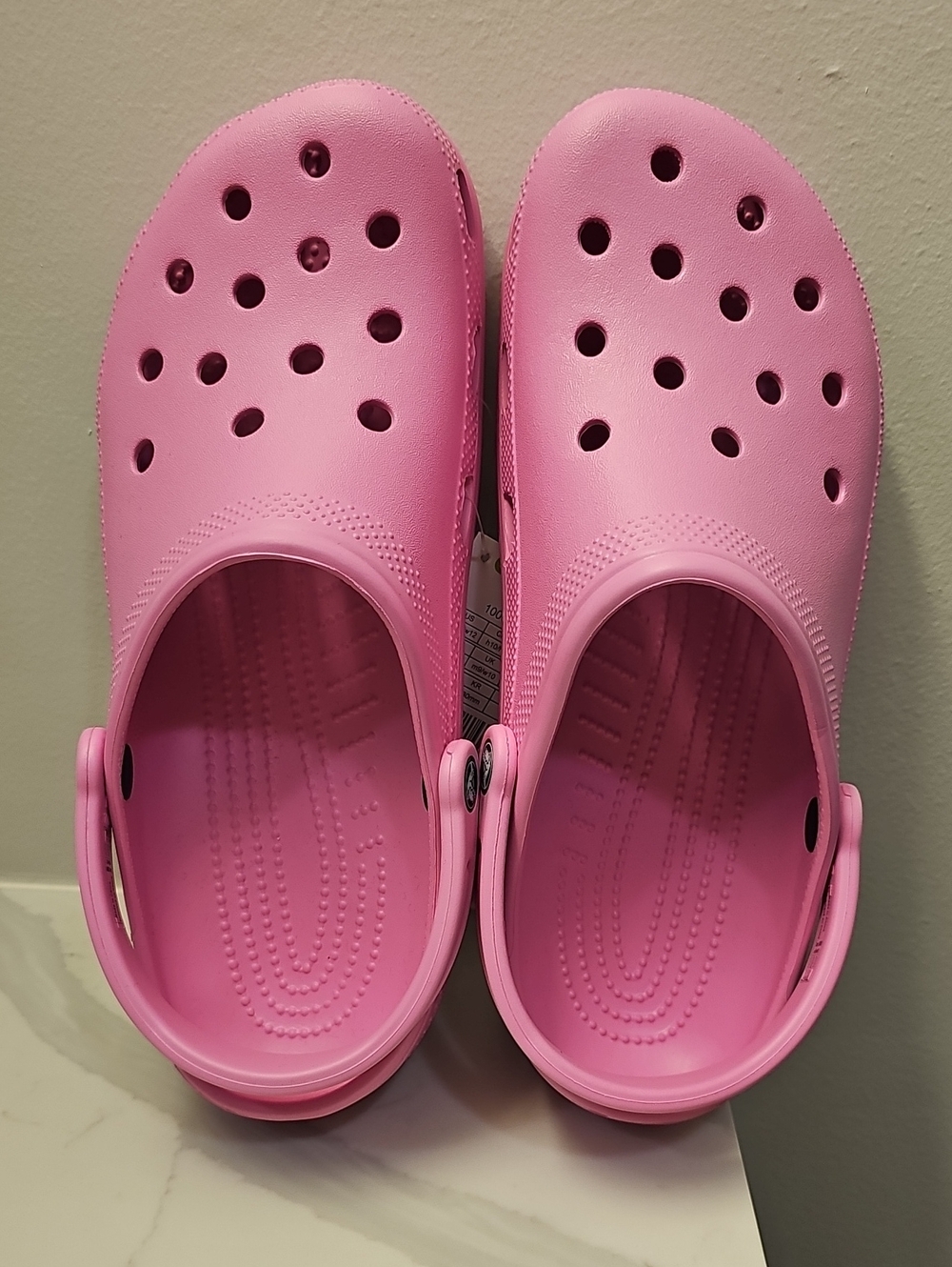 Crocs Classic Clog In TAFFY PINK. NIB. UNISEX.